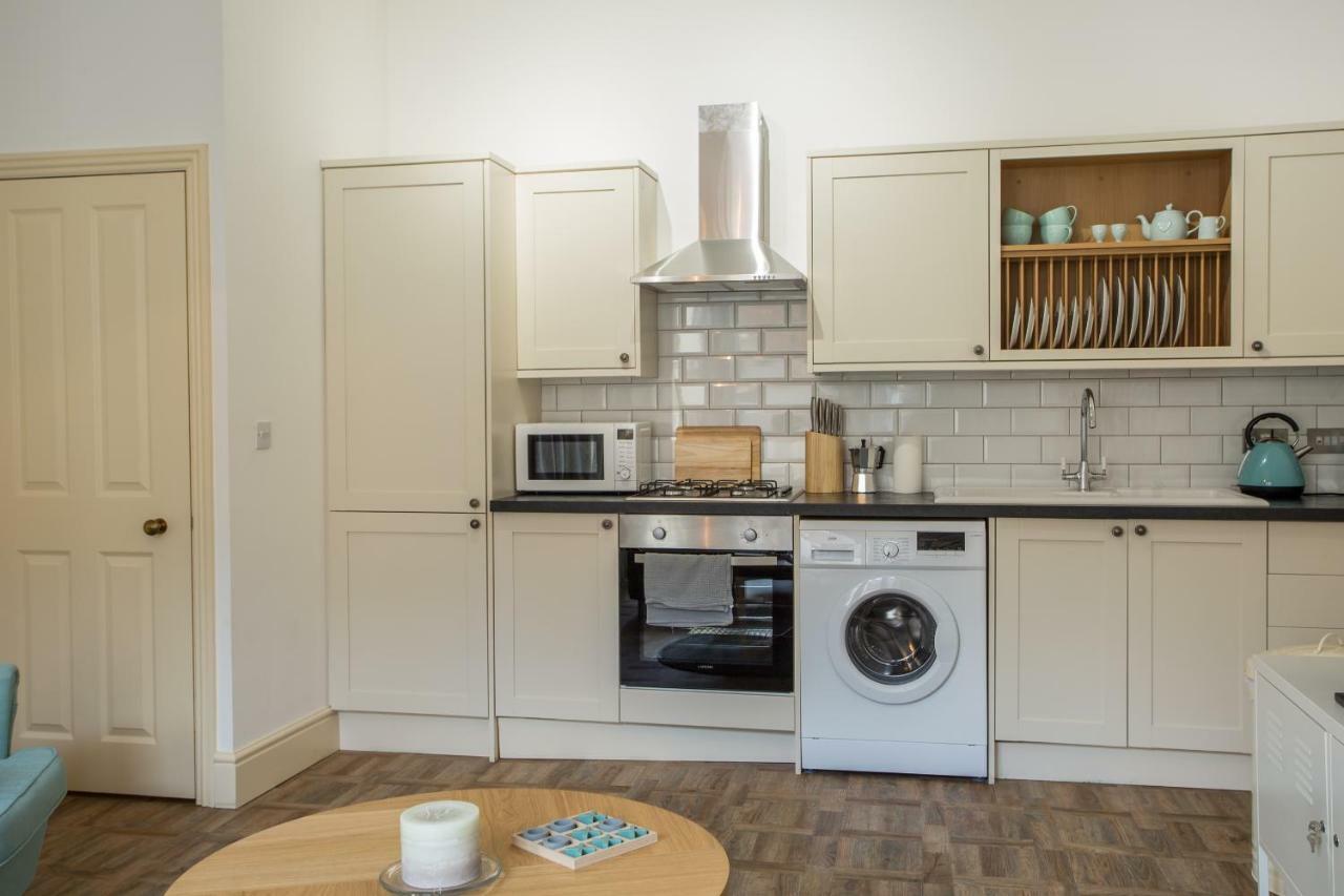 Stylish Apartment Close To Gloucester Quays & Docks Екстер'єр фото